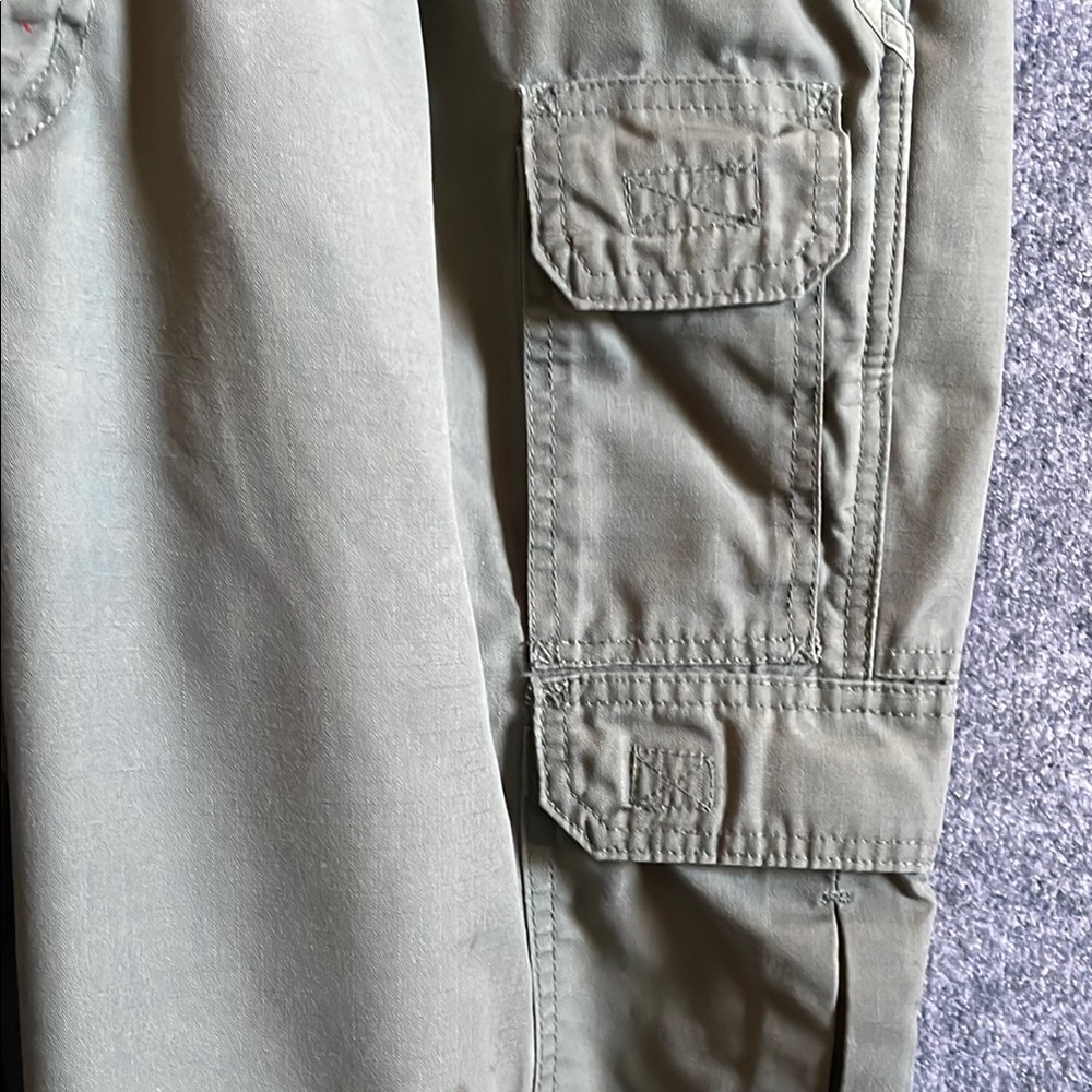 Rustic Ridge Olive Cargo Pants - Picture 3 of 10